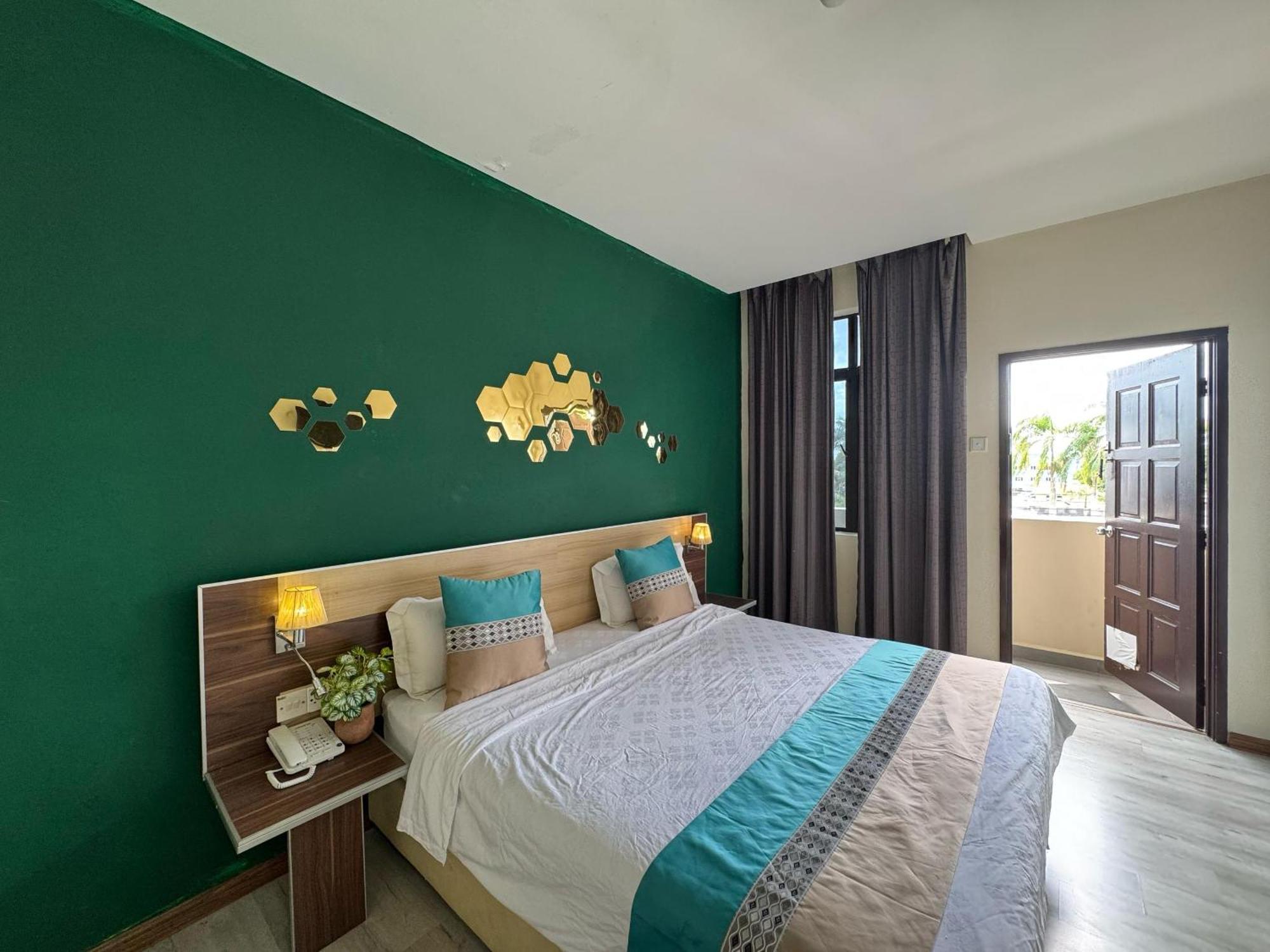 K Garden Hotel Bagan Serai Exterior photo